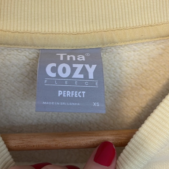 TNA cozy fit crew sweat shirt - Picture 2 of 3